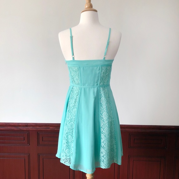 LC Lauren Conrad • Lace Chiffon Mini Dress - Picture 5 of 7